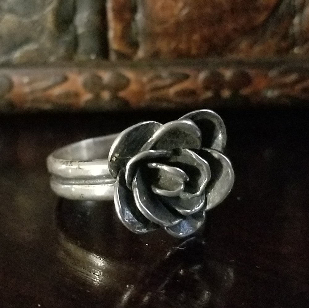 Silpada Sterling Silver Flower Ring